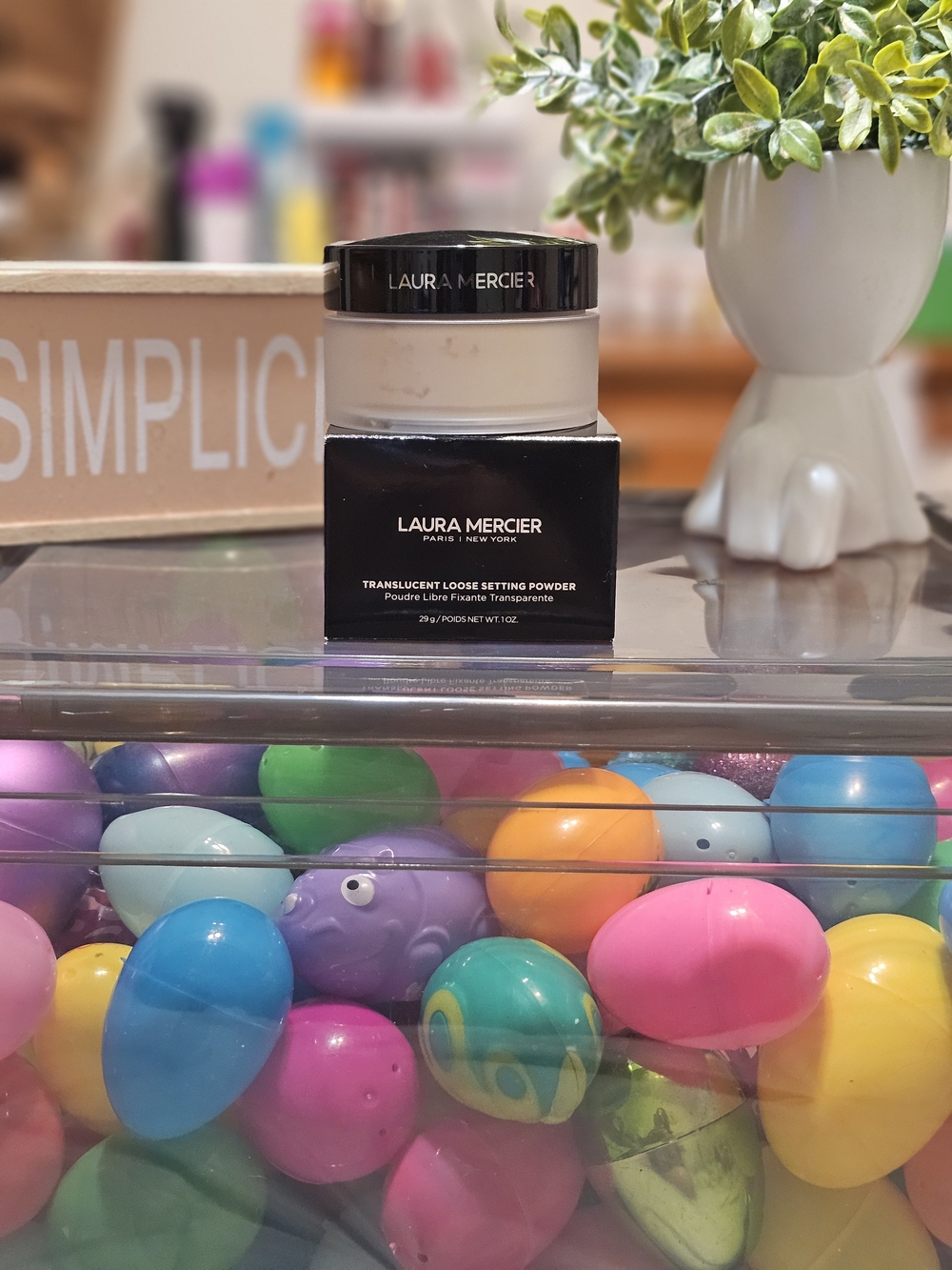laura mercier Translucent Loose Setting Powder - Black Lid, Cream Jar